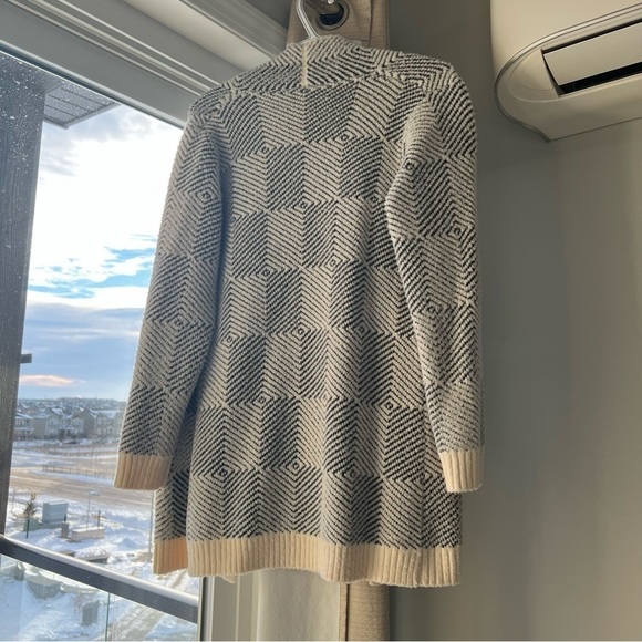 NWOT Sioni women patterned soft thick sweater Cardigan, Small, Black and white - Picture 3 of 12